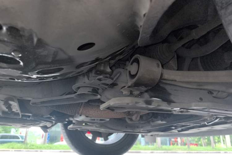Used Cadillac XT4 2020 28T Two-Wheel-Drive Leading Version Chassis Front Right