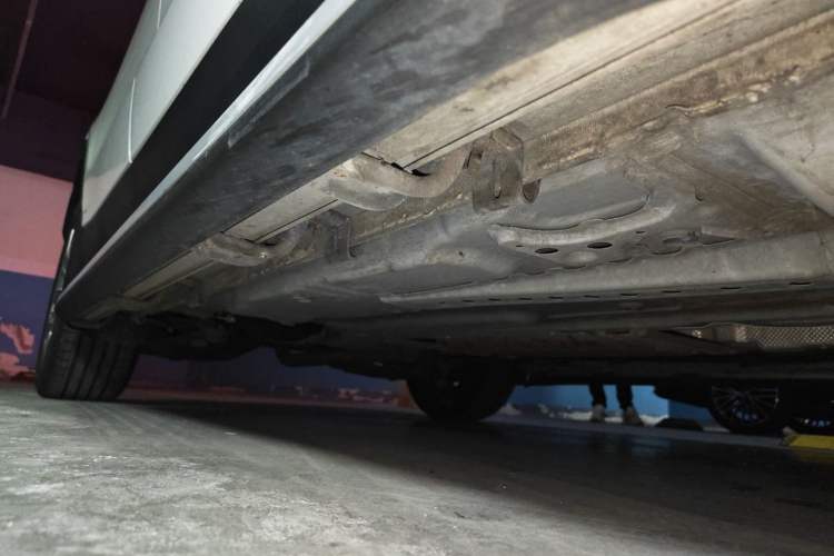 Used Cadillac XT4 2020 28T Two-Wheel-Drive Leading Version Chassis Front Right