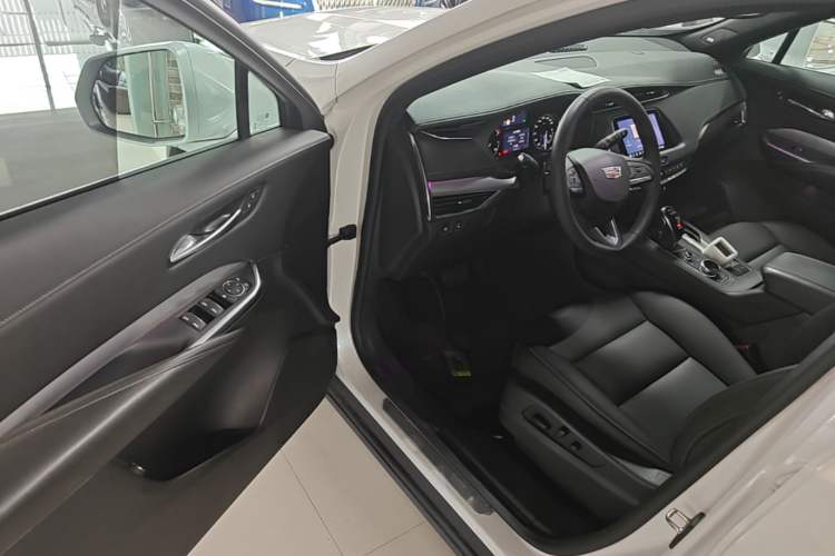Used Cadillac XT4 2020 Revised Version 28T Two-Wheel Drive Leading Edition Driver Seat