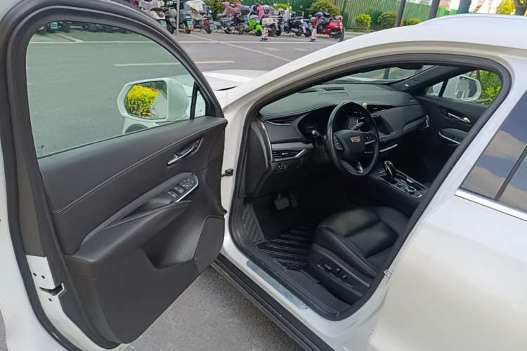 Used Cadillac XT4 2020 28T Two-Wheel-Drive Leading Version Driver Seat