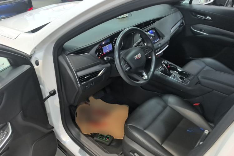 Used Cadillac XT4 2020 Revised Version 28T Two-Wheel Drive Leading Edition Driver Seat