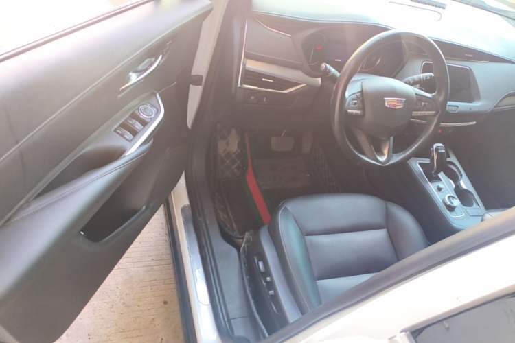 Used Cadillac XT4 2020 Revised Version 28T Two-Wheel Drive Luxury Edition Driver Seat