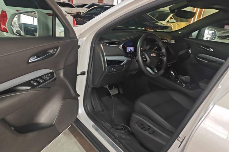 Used Cadillac XT4 2020 Revised Version 28T Two-Wheel Drive Leading Edition Driver Seat