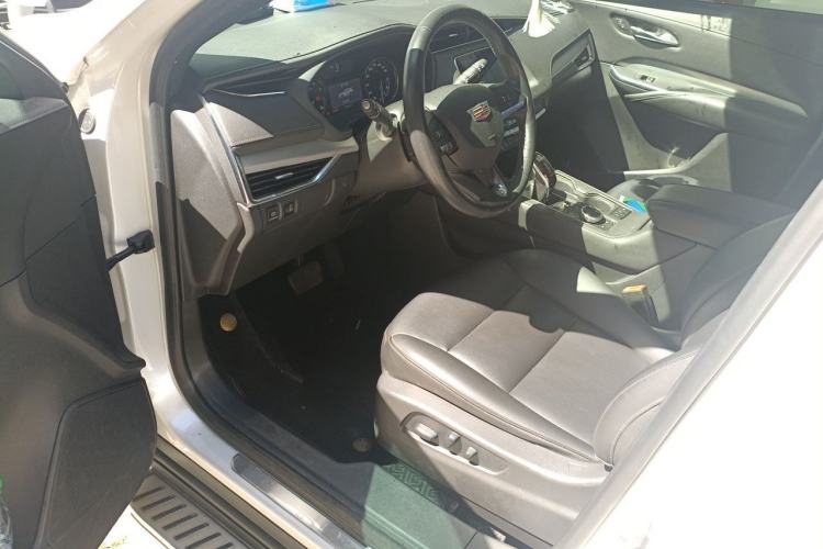 Used Cadillac XT4 2020 Revised Version 28T Two-Wheel Drive Leading Edition Driver Seat