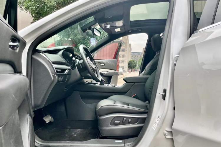 Used Cadillac XT4 2020 Revised Version 28T Two-Wheel Drive Leading Edition Driver Seat