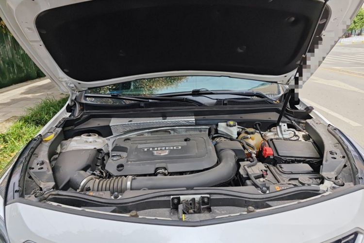 Used Cadillac XT4 2020 28T Two-Wheel-Drive Luxury Version Engine Bay