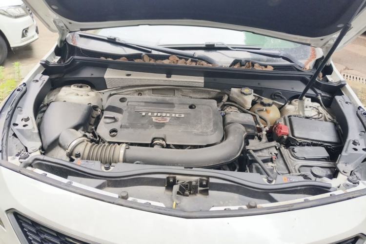 Used Cadillac XT4 2020 28T Two-Wheel-Drive Luxury Version Engine Bay
