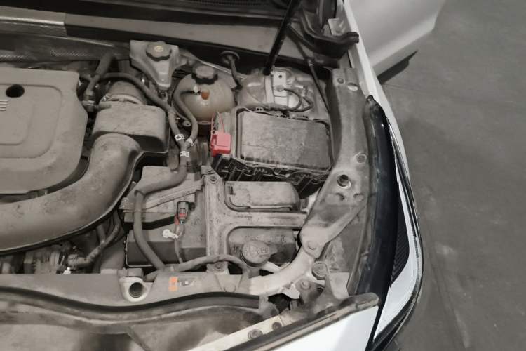 Used Cadillac XT4 2020 28T Two-Wheel-Drive Leading Version Engine Bay Left