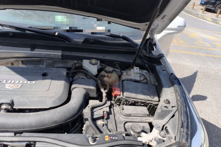 Used Cadillac XT4 2020 28T Two-Wheel-Drive Leading Version Engine Bay Left