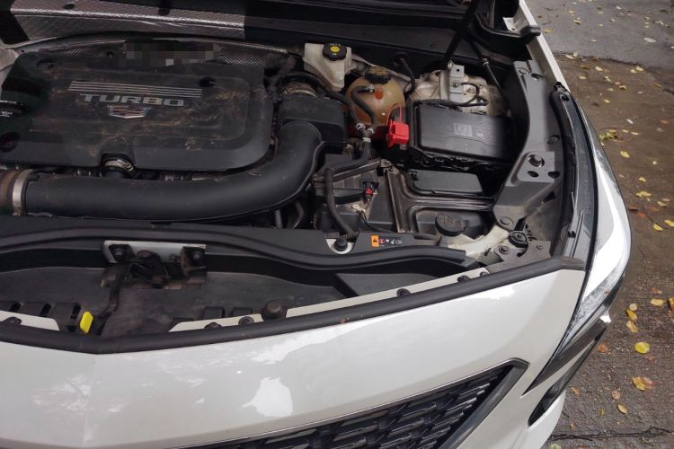 Used Cadillac XT4 2020 28T Two-Wheel Drive Tech Version Engine Bay Left