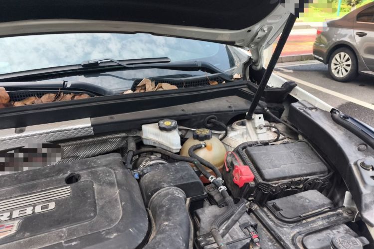 Used Cadillac XT4 2020 28T Two-Wheel-Drive Leading Version Engine Bay Left