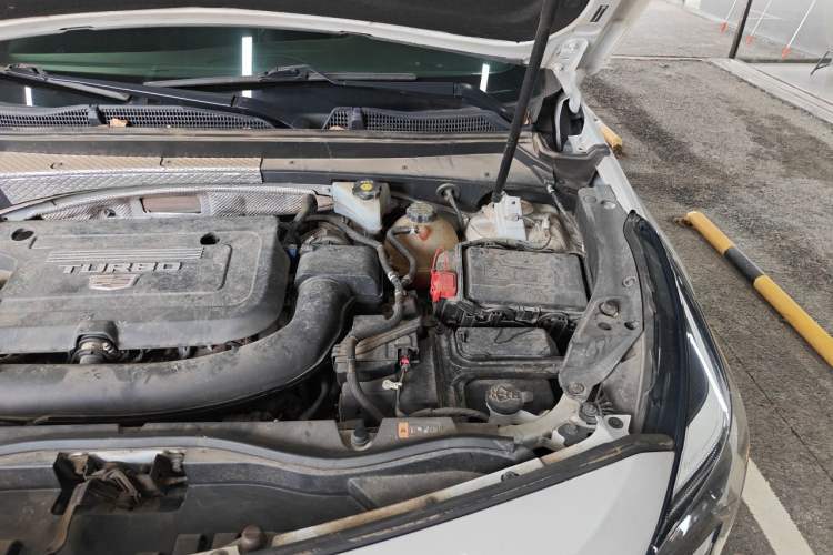 Used Cadillac XT4 2020 Revised Version 28T Two-Wheel Drive Tech Edition Engine Bay Left