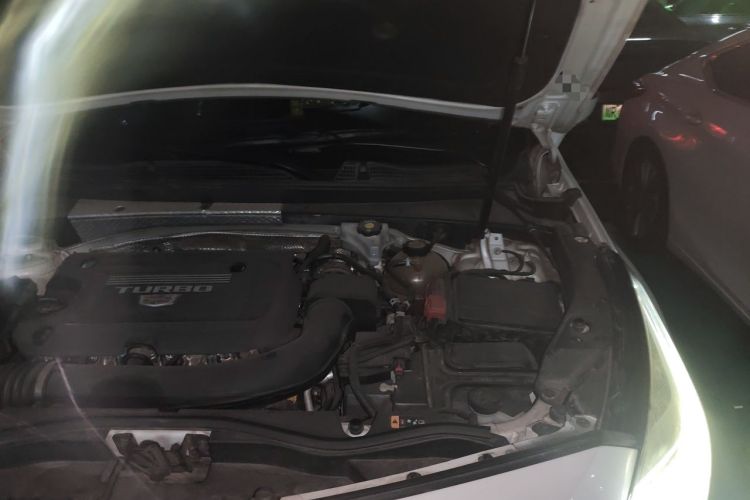 Used Cadillac XT4 2020 28T Two-Wheel-Drive Luxury Version Engine Bay Left