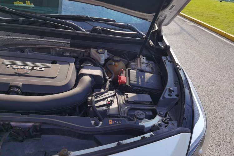 Used Cadillac XT4 2020 Revised Version 28T Two-Wheel Drive Tech Edition Engine Bay Left