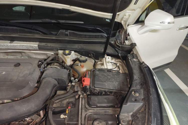 Used Cadillac XT4 2020 Revised Version 28T Two-Wheel Drive Leading Edition Engine Bay Left