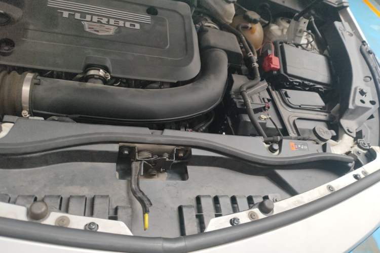 Used Cadillac XT4 2020 28T Two-Wheel-Drive Leading Version Engine Bay Left