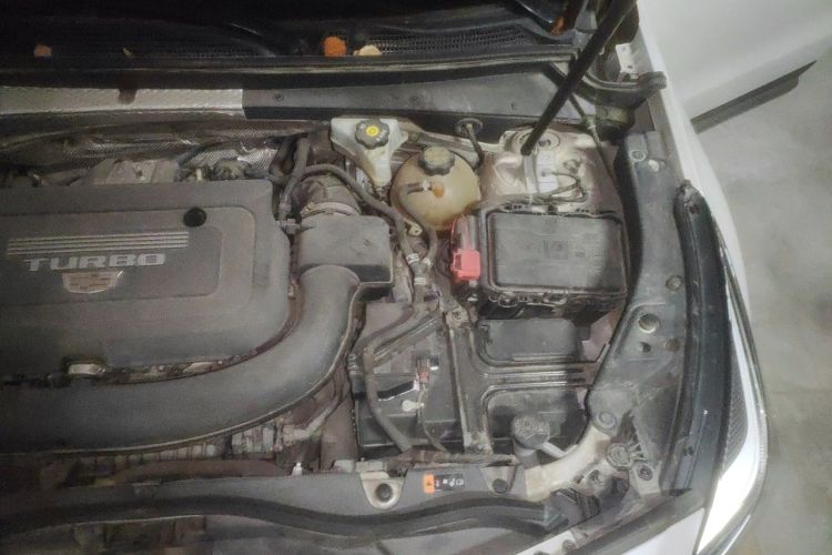 Used Cadillac XT4 2020 28T Two-Wheel-Drive Leading Version Engine Bay Left