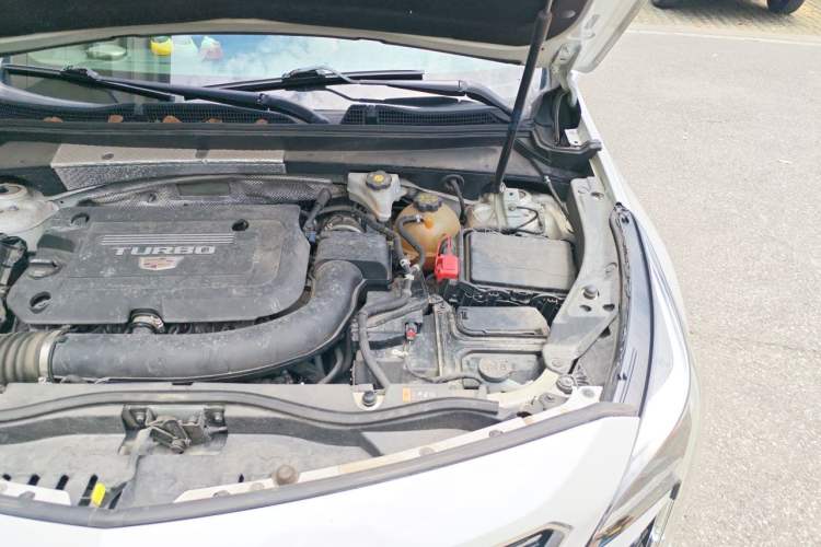 Used Cadillac XT4 2020 28T Two-Wheel-Drive Leading Version Engine Bay Left