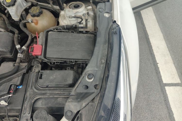 Used Cadillac XT4 2020 28T Two-Wheel-Drive Leading Version Engine Bay Left