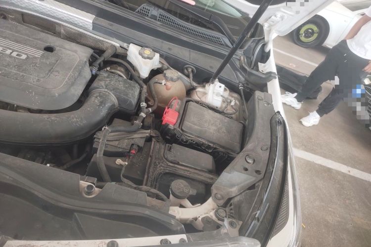 Used Cadillac XT4 2020 28T Two-Wheel Drive Tech Version Engine Bay Left