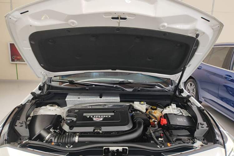 Used Cadillac XT4 2020 28T Two-Wheel-Drive Leading Version Engine Bay