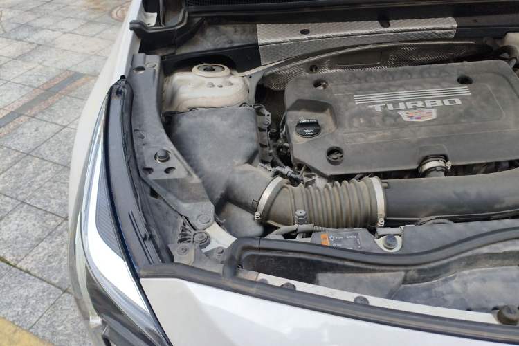 Used Cadillac XT4 2020 Revised Version 28T Two-Wheel Drive Tech Edition Engine Bay Right
