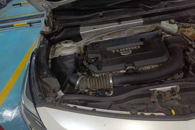 Used Cadillac XT4 2020 28T Two-Wheel-Drive Leading Version Engine Bay Right