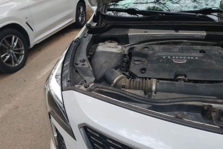 Used Cadillac XT4 2020 Revised Version 28T Two-Wheel Drive Luxury Edition Engine Bay Right