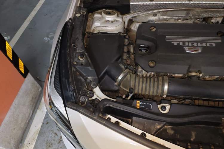 Used Cadillac XT4 2020 28T Two-Wheel-Drive Leading Version Engine Bay Right