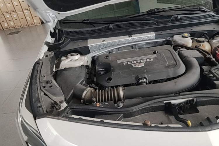Used Cadillac XT4 2020 28T Two-Wheel-Drive Leading Version Engine Bay Right