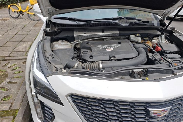 Used Cadillac XT4 2020 Revised Version 28T Two-Wheel Drive Tech Edition Engine Bay Right