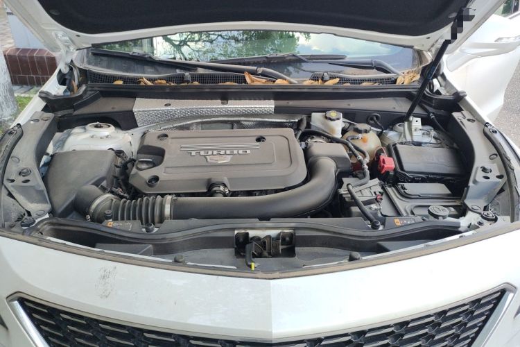 Used Cadillac XT4 2020 28T Two-Wheel-Drive Luxury Version Engine Bay