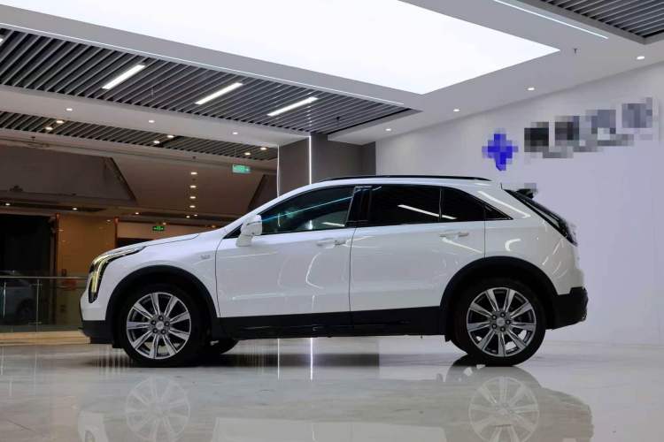 Used Cadillac XT4 2020 28T 4x4 Platinum Sport Edition Exterior 2
