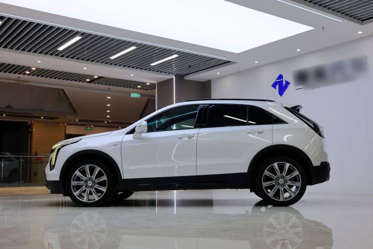 Used Cadillac XT4 2020 28T 4x4 Platinum Sport Edition Exterior 2