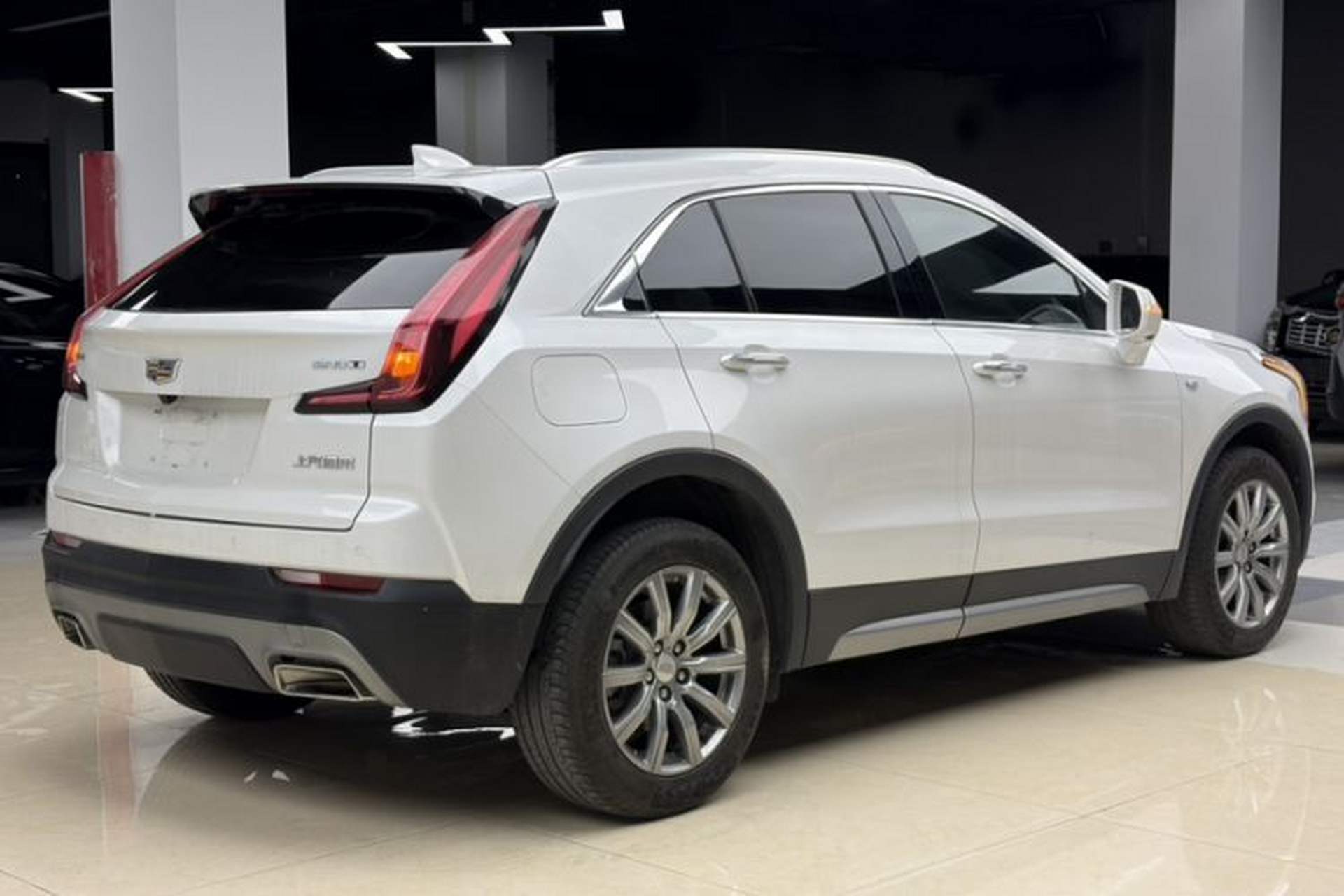 Used Cadillac XT4 2020 28T Two-Wheel-Drive Leading Version Exterior 2