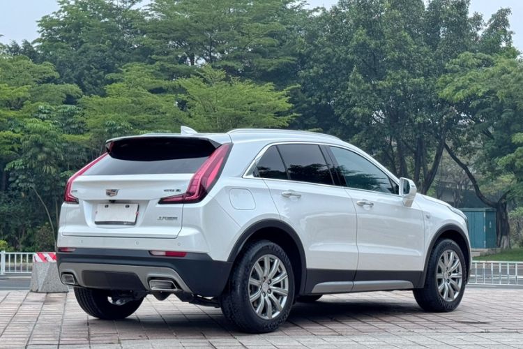Used Cadillac XT4 2020 28T Two-Wheel-Drive Leading Version Exterior 2