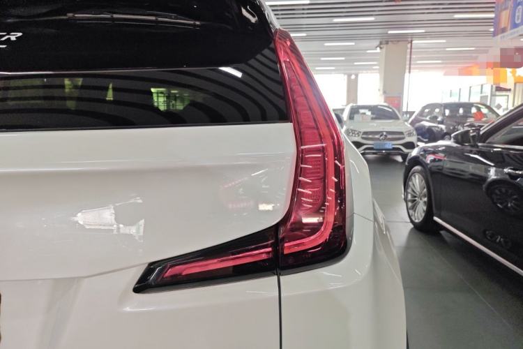 Used Cadillac XT4 2020 28T Two-Wheel-Drive Leading Version Exterior 3