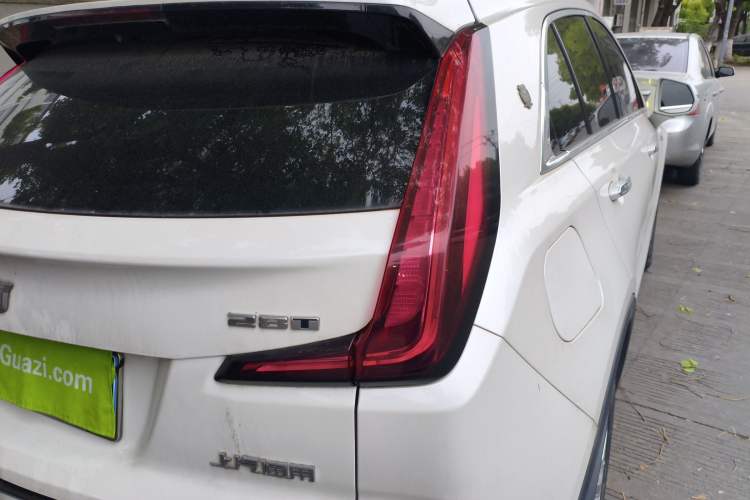 Used Cadillac XT4 2020 28T Two-Wheel-Drive Leading Version Exterior 3