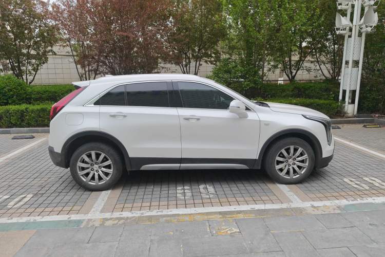 Used Cadillac XT4 2020 28T Two-Wheel-Drive Leading Version Exterior 4