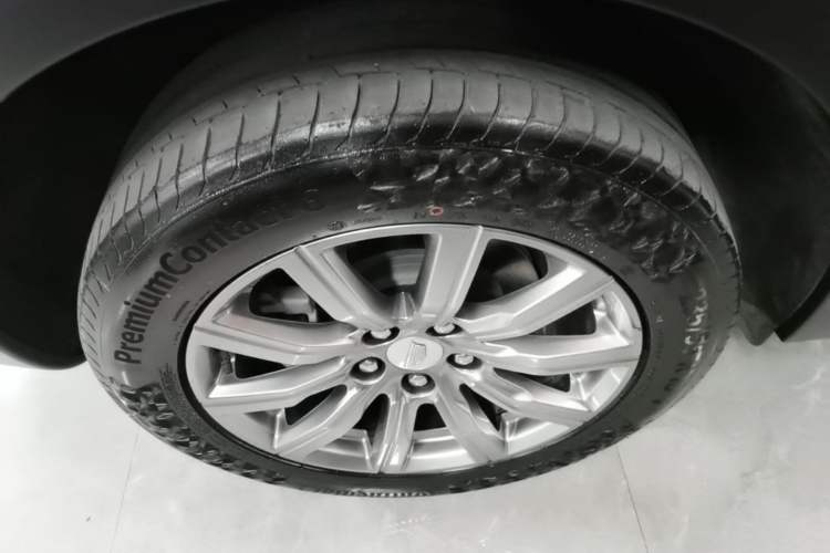 Used Cadillac XT4 2020 Revised Version 28T Two-Wheel Drive Leading Edition Exterior 5