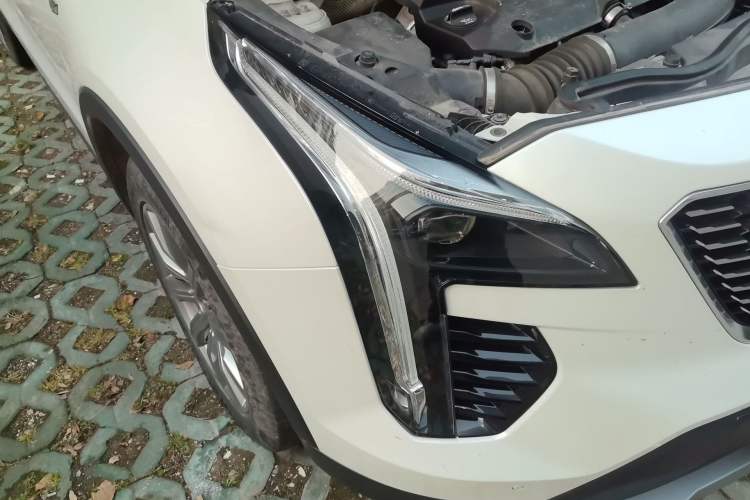 Used Cadillac XT4 2020 28T Two-Wheel-Drive Leading Version Exterior 6