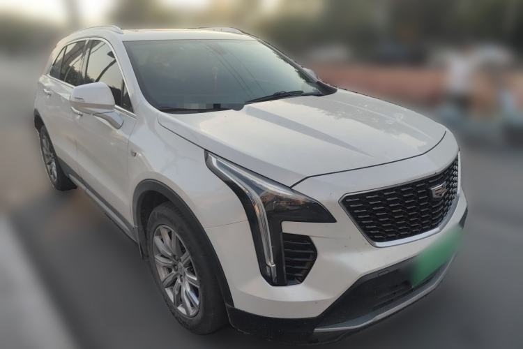 Used Cadillac XT4 2020 Revised Version 28T Two-Wheel Drive Leading Edition Front Right 45 Deg