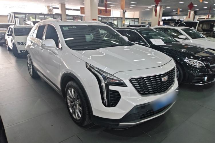 Used Cadillac XT4 2020 28T Two-Wheel-Drive Leading Version Front Right 45 Deg