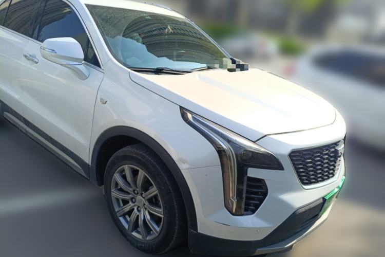 Used Cadillac XT4 2020 28T Two-Wheel-Drive Leading Version Front Right 45 Deg