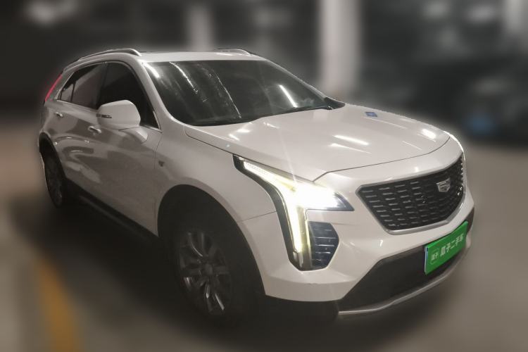 Used Cadillac XT4 2020 28T Two-Wheel-Drive Leading Version Front Right 45 Deg