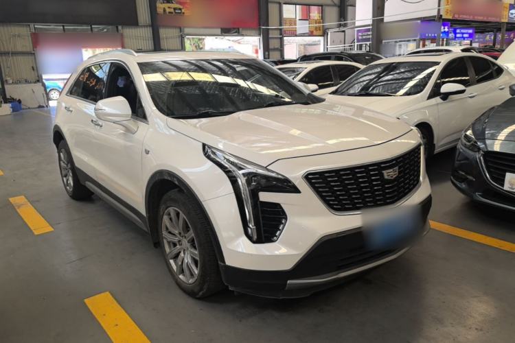 Used Cadillac XT4 2020 Revised Version 28T Two-Wheel Drive Leading Edition Front Right 45 Deg