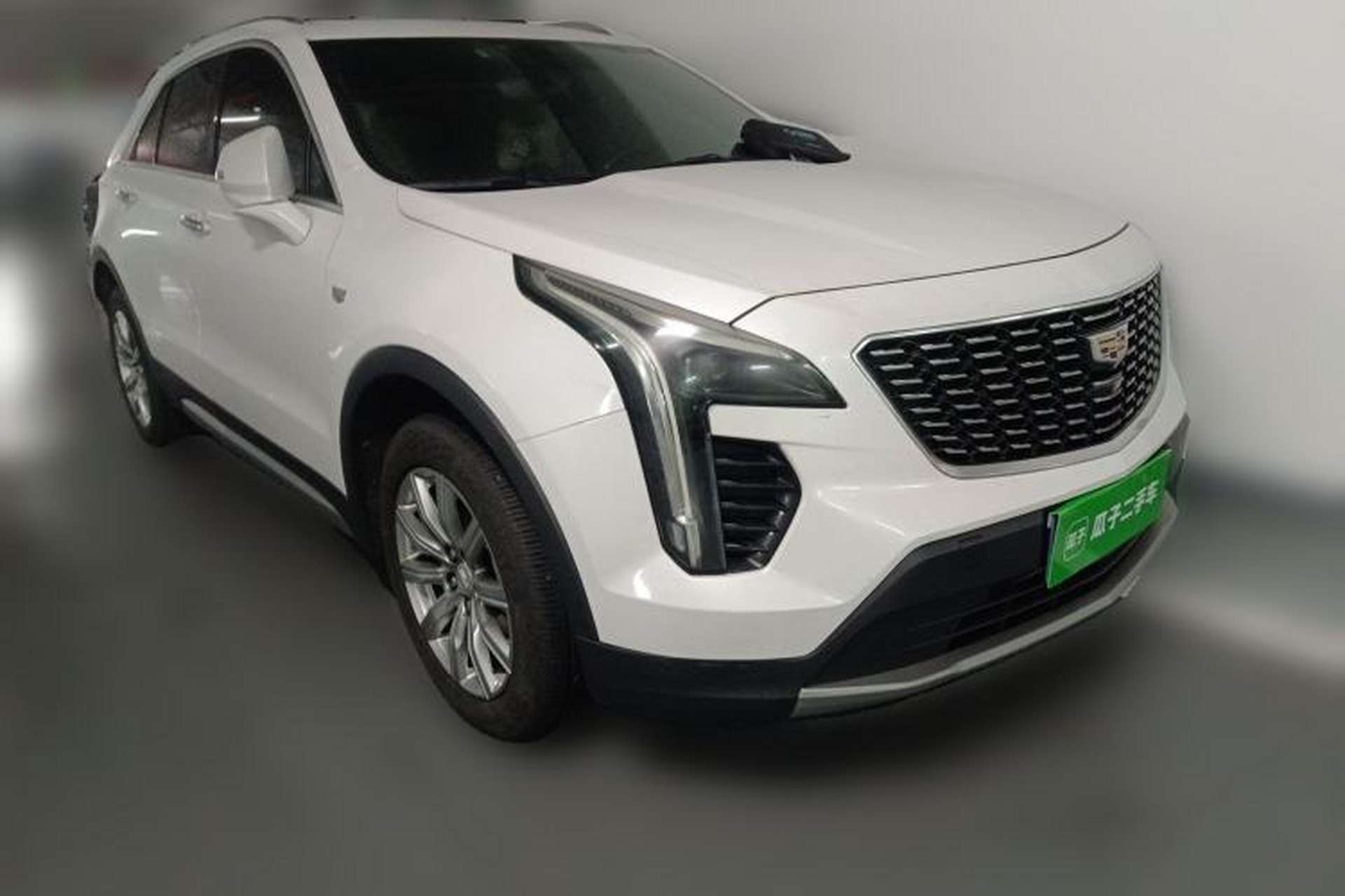 Used Cadillac XT4 2020 28T Two-Wheel-Drive Leading Version Front Right 45 Deg