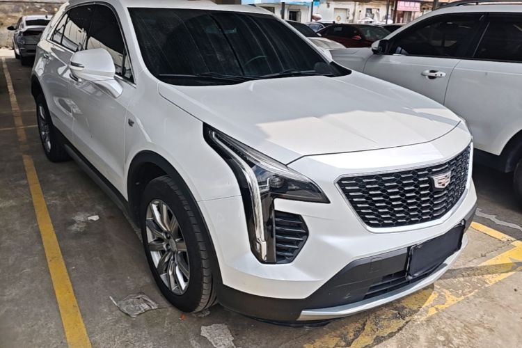 Used Cadillac XT4 2020 28T Two-Wheel-Drive Leading Version Front Right 45 Deg