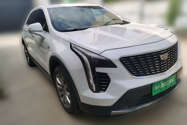 Used Cadillac XT4 2020 28T Two-Wheel-Drive Luxury Version Front Right 45 Deg
