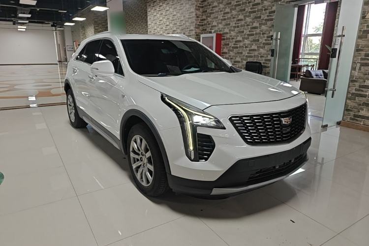 Used Cadillac XT4 2020 Revised Version 28T Two-Wheel Drive Leading Edition Front Right 45 Deg